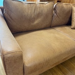 leather tex ソファとクッションのセットの画像