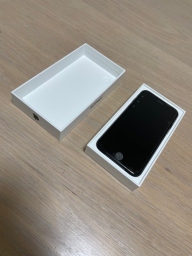 【取引予定者決定！】⚠️残り1台iPhoneSE3 64GB ブラック　SIMフリー