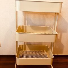 【美品】キャスター付きワゴン3段 アイリスプラザ
