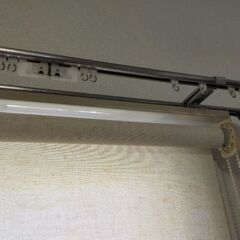 麻入り遮光ロールスクリーンの画像