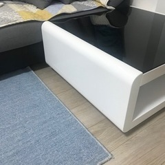 リビングテーブルの画像