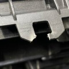 TOYOTA トヨタ ランクル200 後期 純正フロントグリル フロントガーニッシュ 53114-60050 / 53101-60490 1枚 (VP325MY) クレジットカード QRコード決済可能の画像