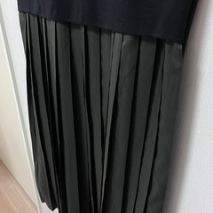 バックスタイルが可愛い！スウェット後ろプリーツ半袖ワンピース　ロングワンピースの画像