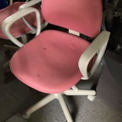 オフィス用イスを安く譲ります。の画像