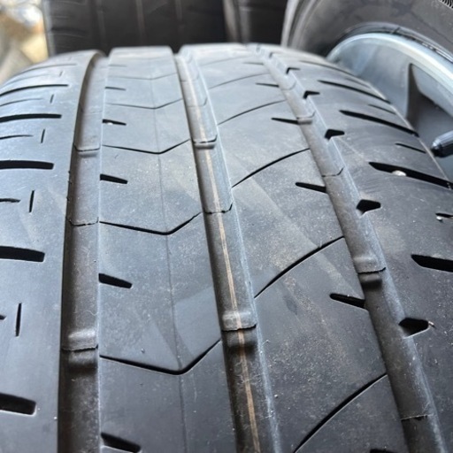 バリ山　BRIDGESTONE ブリヂストン　ブリジストン　ECOPIA NH100 RV 225/55R17 TOYOTA ヴェルフ
