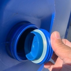 ドラム缶　ポリ　プラスチック　樹脂　家庭菜園等　貯水や桟橋のフロートに。の画像