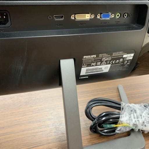 PHILIPS 32型液晶モニター【店頭取引限定】【中古品】早い者勝ち！?足立区近郊配送可能！！