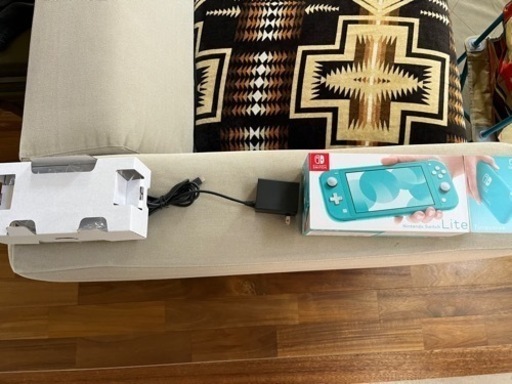 取引者多数のため新規は遠慮願います??‍♂️完品　ニンテンドースイッチ　ライト