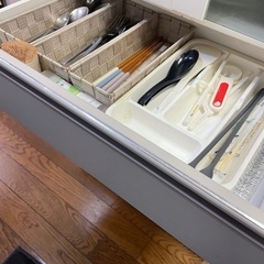 受け渡しユーザ様決定済【無料】食器棚※9/18までに直接引き取りに来てくださる方限定の画像