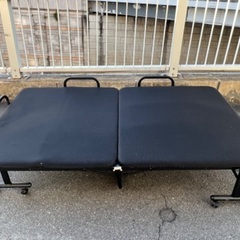 ￥6600(税込）セミダブル　折り畳みベッド　(9-10)