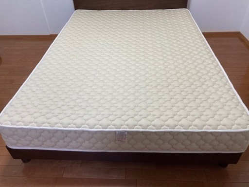 ダブルベッドフレーム＋マットレス