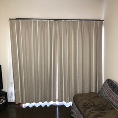 カーテンの画像