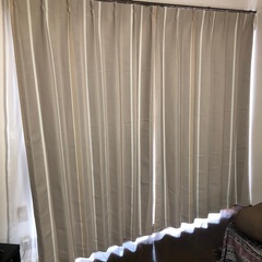 カーテンの画像