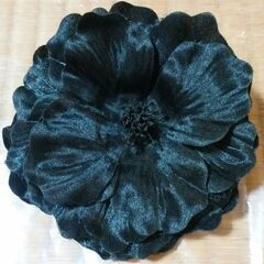 【無事受け渡し完了】黒花ブローチ