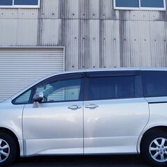 お安く乗れる8人乗りのミニバンです！の画像