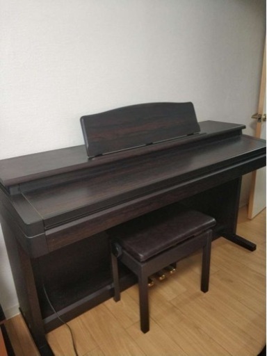 新春値下げ(大阪市内送料無料)動作確認済み、椅子付き　 音が綺麗なRoland 電子ピアノ HP330 