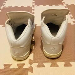 ラーキンス　ハイカットスニーカー　限定価格の画像