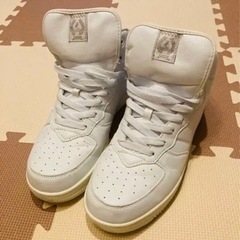 ラーキンス　ハイカットスニーカー　限定価格