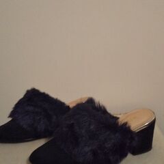 ファーが可愛いミュールです。の画像