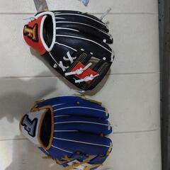 グローブ２つの画像