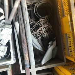(問い合わせ多数に付き受付終了)主に鉄（100ｋｇくらいかと思います）とスチール棚、まとめて引き取り出来る人の画像