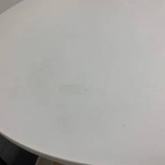 丸テーブルの画像