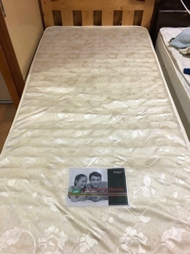シングルベッド