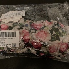 新品未使用　PR01.  ROSE Print 花柄ビキニ　水着　ベージュの画像