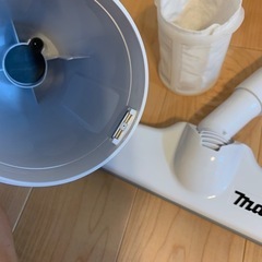 【終了】マキタ★コードレス掃除機★CL106FDW★動作確認済みの画像