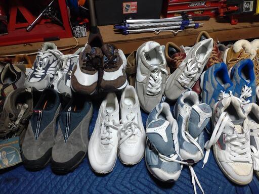 Columbia、Timberland、NIKE、Salmon、Addidas、Reebock他未使用スニーカー50組（10年前に購入
