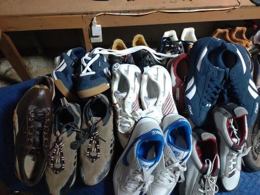 Columbia、Timberland、NIKE、Salmon、Addidas、Reebock他未使用スニーカー50組（10年前に購入