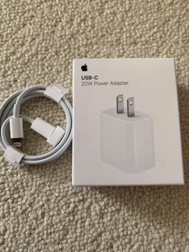 純正品「USB C-Lightningケーブル／20W USB-C電源アダプタ」