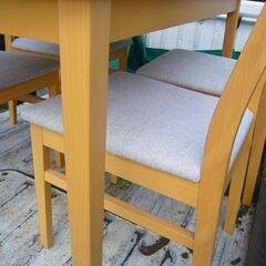 ニトリ　ダイニングテーブル5点セットの画像