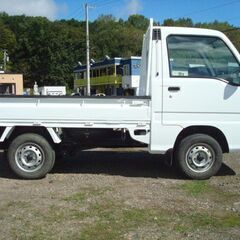 ご成約有難う御座いました。サンバートラック　切替式４ＷＤ　５ＭＴ　走行距離 ７５７１０ｋｍ　　　 サビ少なく室内綺麗。エンジン・ミッション調子良し　程度良好おすすめ車輌の画像