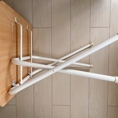 折りたたみテーブルの画像