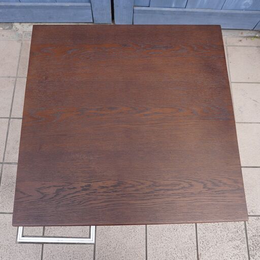 karimoku(カリモク家具)のTU4250 オーク材 サイドテーブルです。シンプルでスッキリとしたデザインのリビングテーブルは北欧