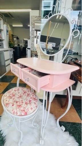 SALE！！！可愛いドレッサーを入荷致しました！！！