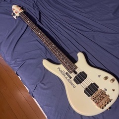 YAMAHA ベース　motionロゴ入り！！