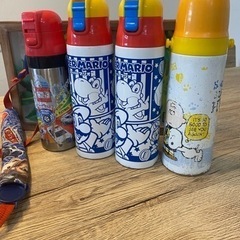 水筒　お弁当箱　お箸セットなど、、