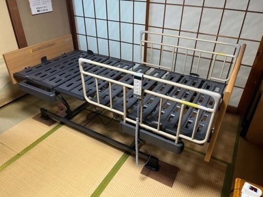 介護用ベット　パラマウントベット　Q-AURA  3モーター　マットレス　ベットサイドレール付き