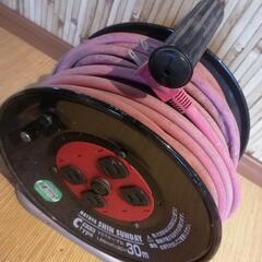 ハタヤ(HATAYA) シンサンデーリール 標準型 屋内用 30m Cタイプ延長コード レッド の画像