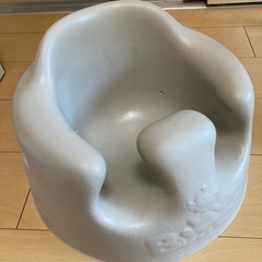 BUMBO バンボ ベビーソファ、プレイトレー、専用ベルト付の画像