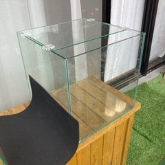 水槽　GEXグラステリアキューブ300 【中古】の画像