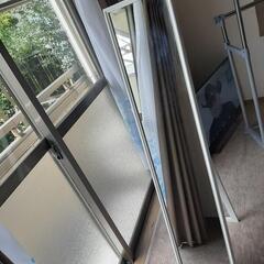 ハンガーラック(ニトリ)姿見(IKEA)の画像