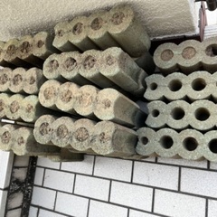 【差し上げます】コンクリートブロック　レンガ　花壇、庭用　
