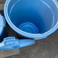 屋外ゴミ箱の画像