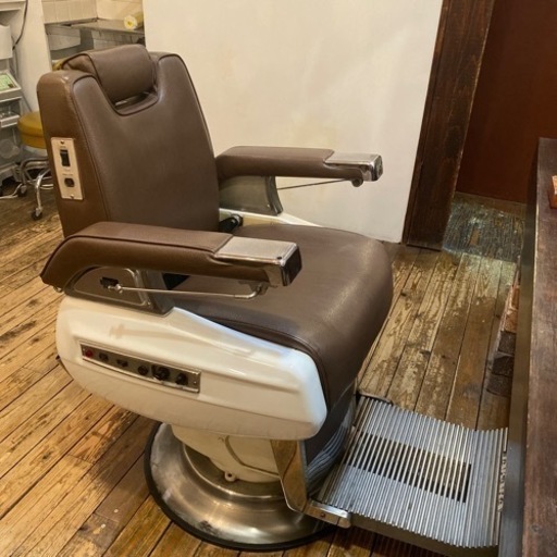 ヘアサロン　美容室　アンティーク　ビンテージ