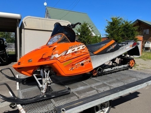 スノーモービル  cat M1000 キャット　スキードゥー　ポラリス