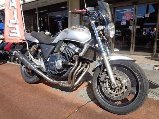 NO.4454　ＣＢ４００ＳＦ　水冷４サイクルＤＯＨＣ１６バルブ４気筒４００ｃｃ　ヨシムラカーボンマフラー　スワローハンドル　ライトバイザー　シルバー　☆彡