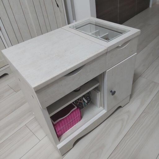 【ほぼ新品】ドレッサー　化粧品ボックス